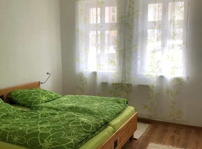 Am Schlosspark Apartment *