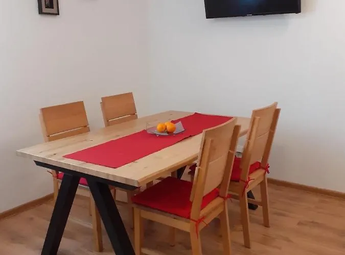 Am Schlosspark Apartment *